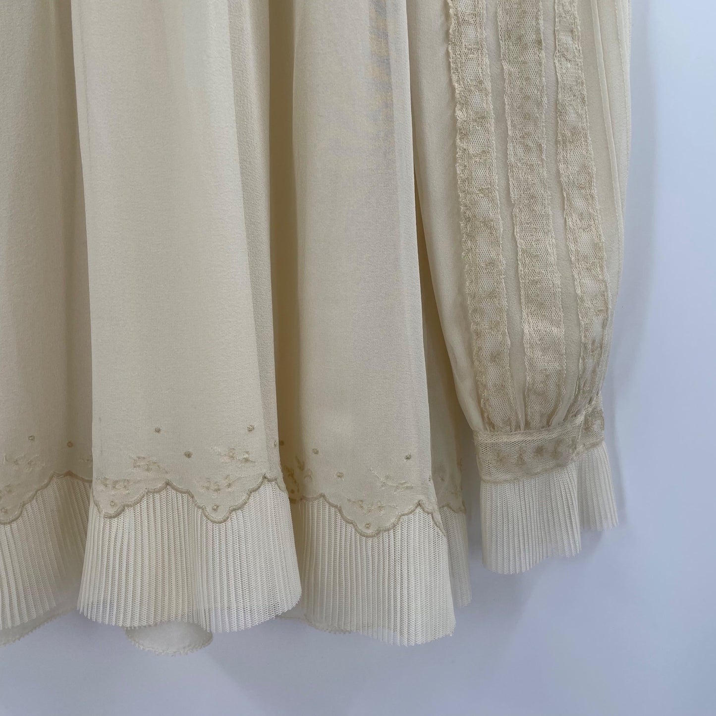 Peruvian Connection Ivory 100% Silk Long Sleeve Embroidered Blouse Womens Size 6