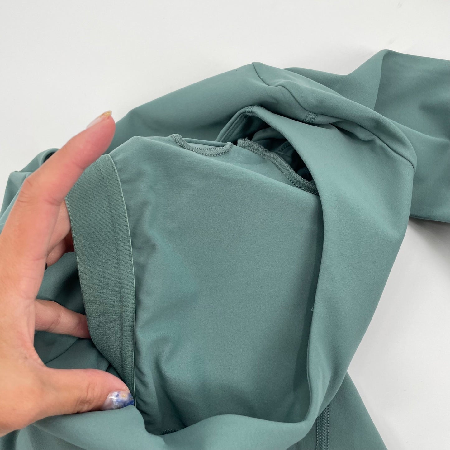 NWT Halara Green Scoop Neck Long Sleeve Sports Top Womens Size 6 Shelf Bra