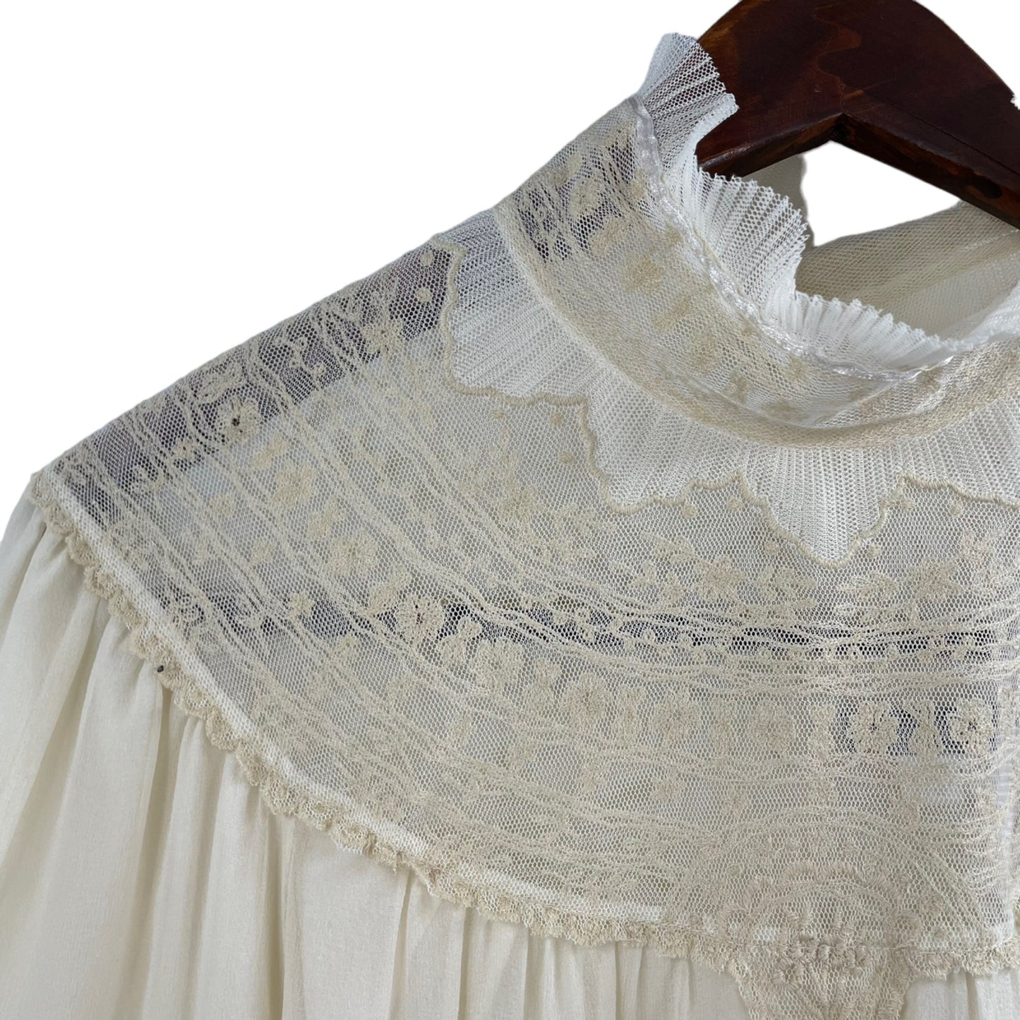 Peruvian Connection Ivory 100% Silk Long Sleeve Embroidered Blouse Womens Size 6