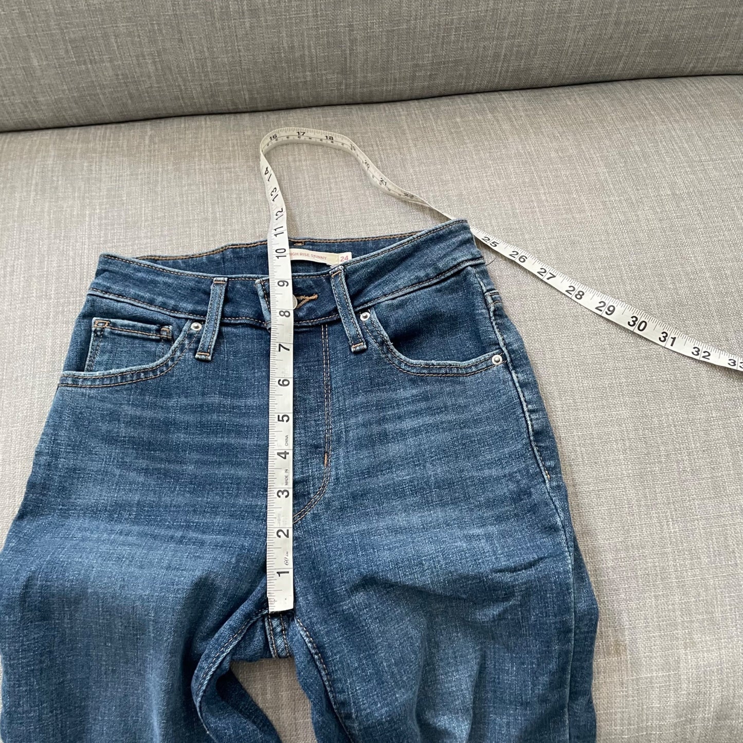 Levi's 721 High Rise Distressed Skinny Blue Jeans Women's Size 24 Pockets Denim