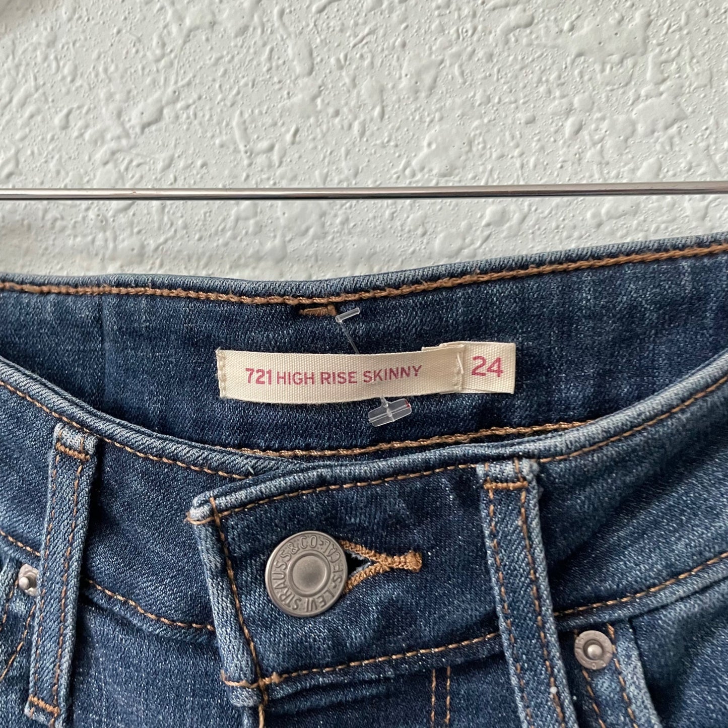 Levi's 721 High Rise Distressed Skinny Blue Jeans Women's Size 24 Pockets Denim