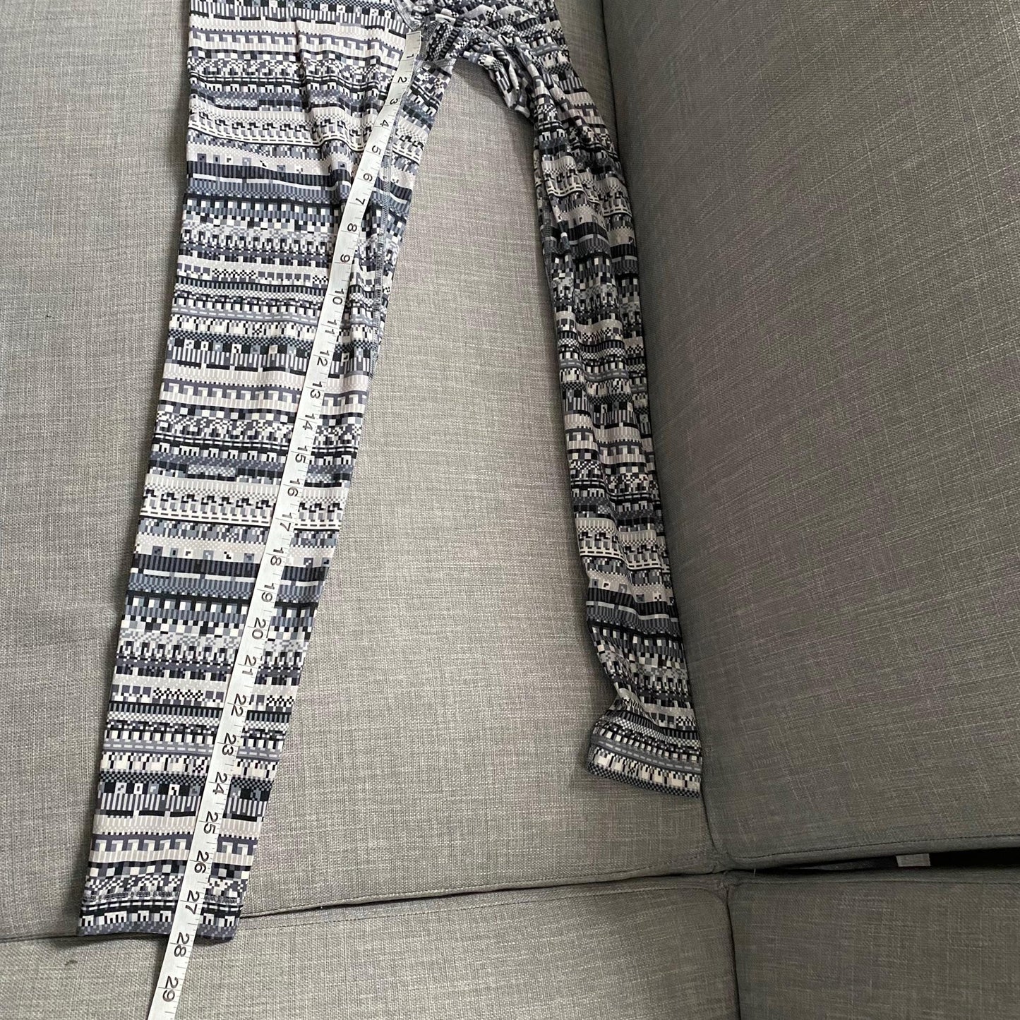 Nike Pro Hyperwarm Gray Multicolor Tights Size XS Gray Geometric Print