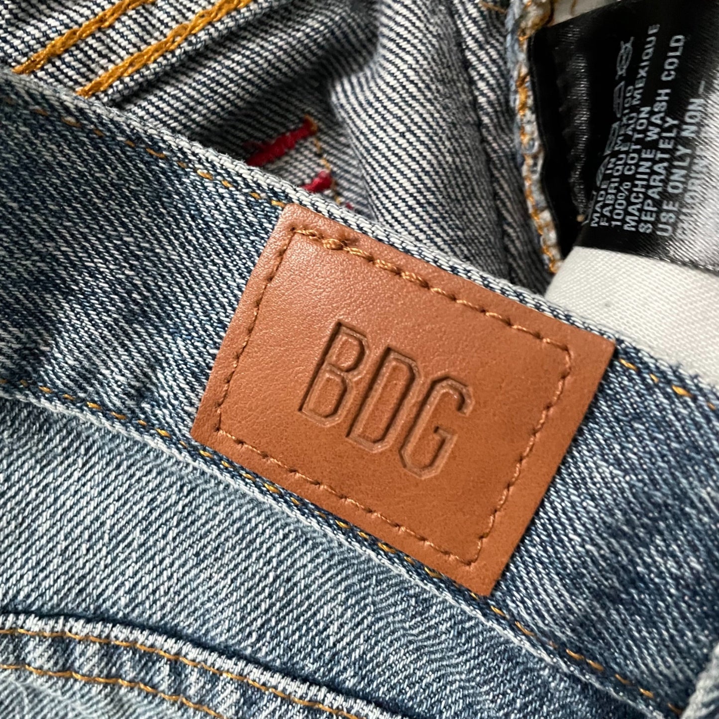 Urban Outfitters BDG Girlfriend High-Rise Cut off Denim Shorts Size 26