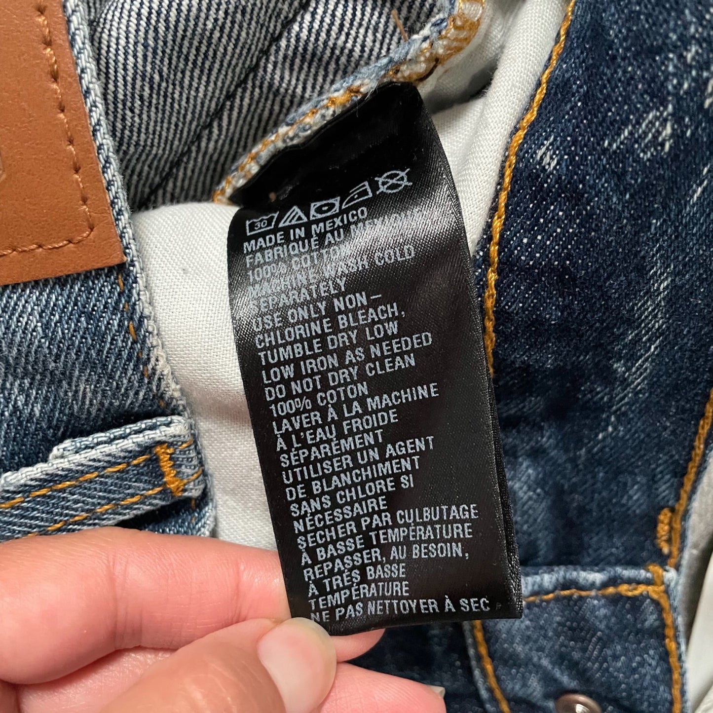 Urban Outfitters BDG Girlfriend High-Rise Cut off Denim Shorts Size 26