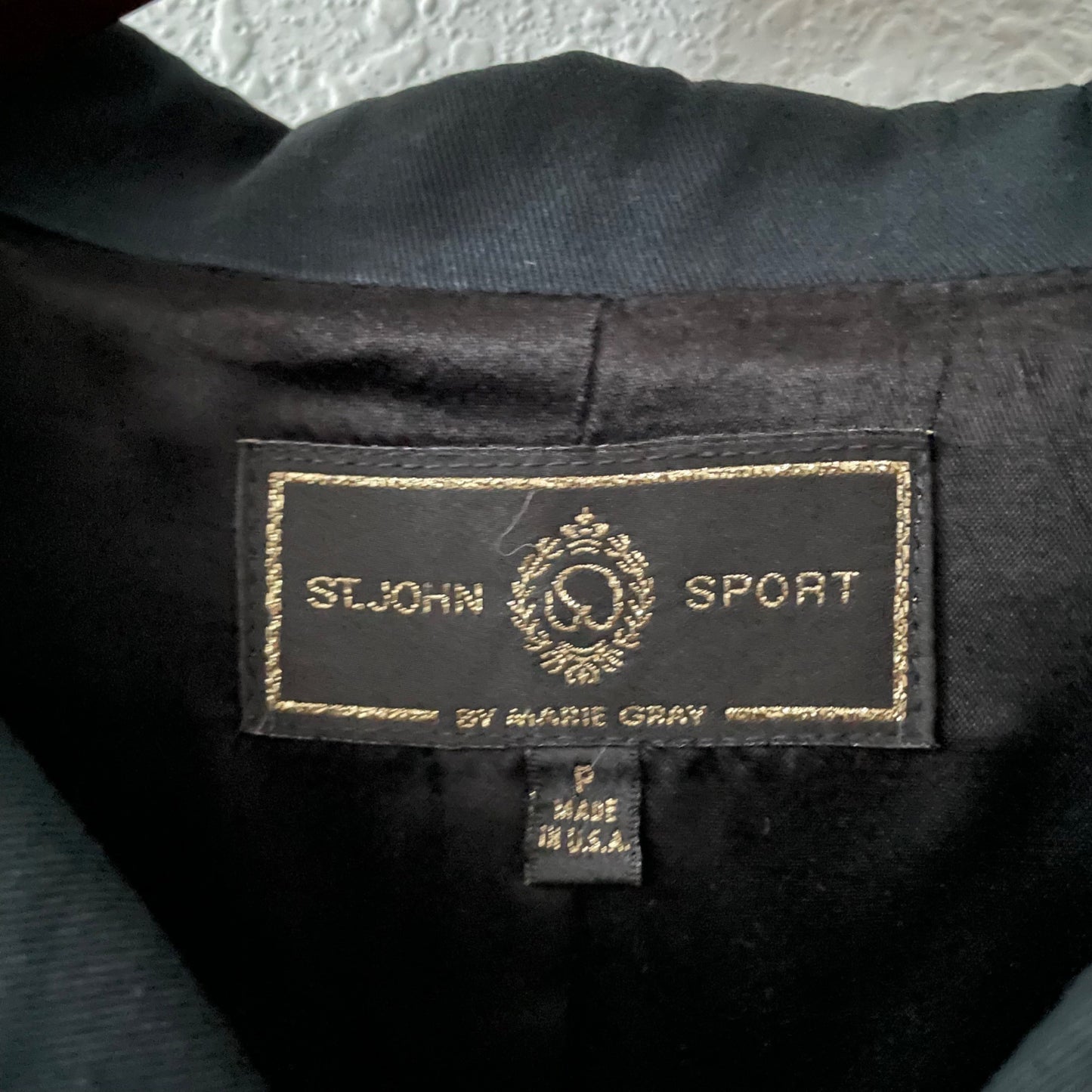 St. John Sport Dark Navy Toggle Up Jacket Size Petite 2P Classic Gold Hardware