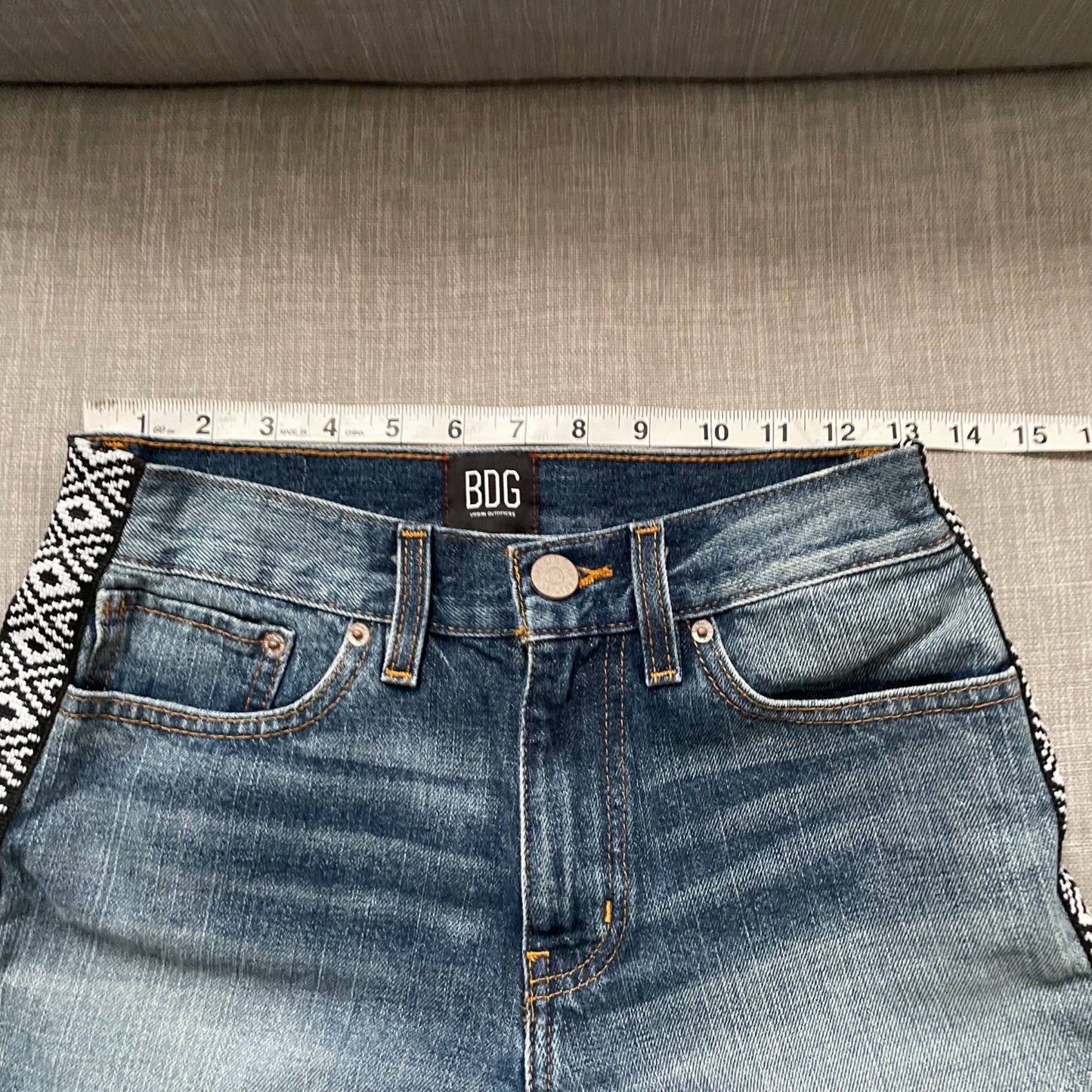 Urban Outfitters BDG Girlfriend High-Rise Cut off Denim Shorts Size 26