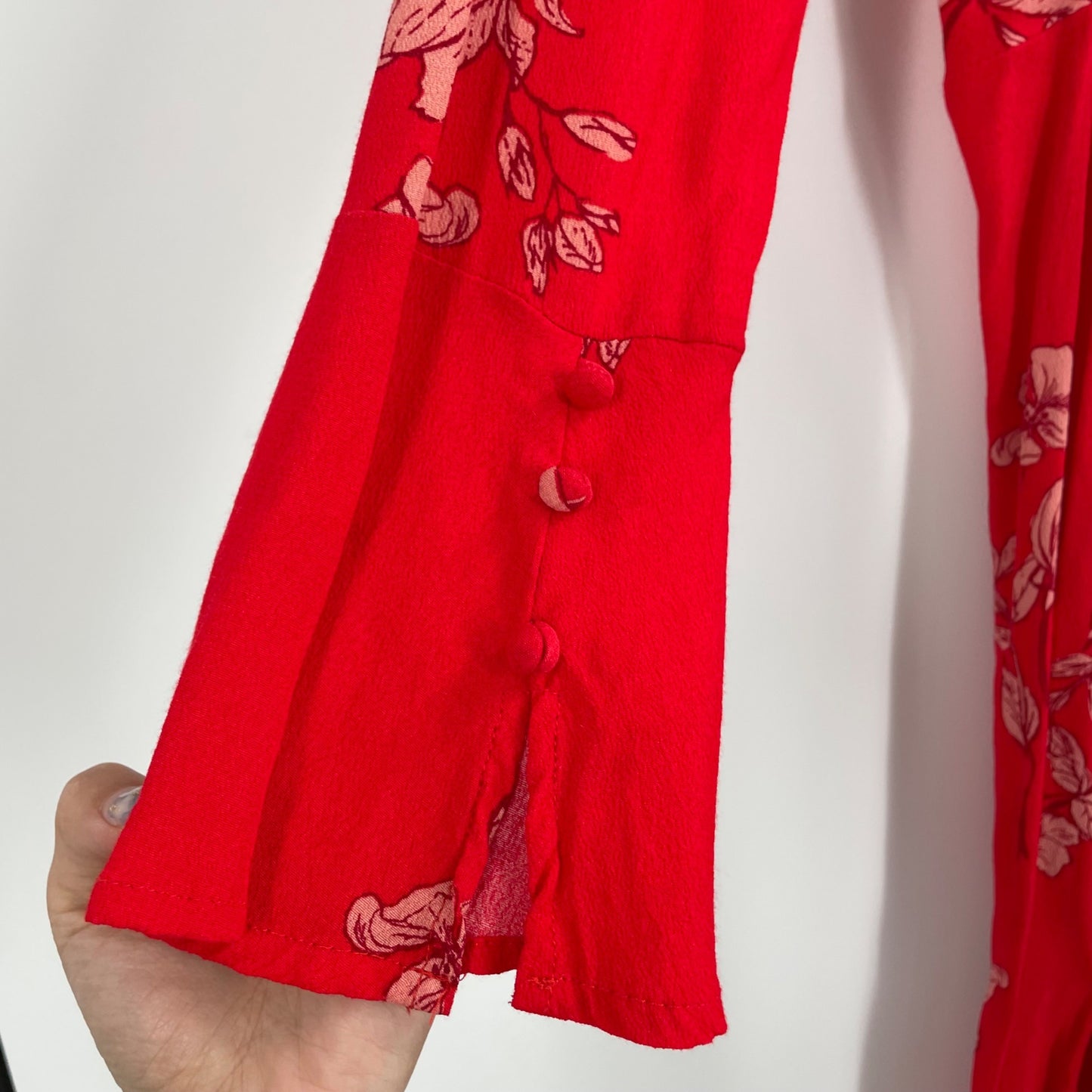 Dress Forum Red Floral Long Sleeve Front Tie Dress Womens Size Large Buttons