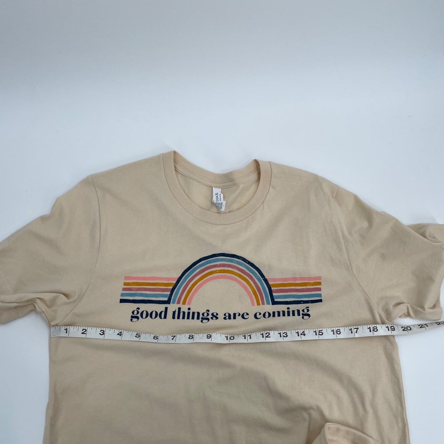 Good Things Are Coming Rainbow Graphic Short Sleeve T-Shirt Womens Size Medium