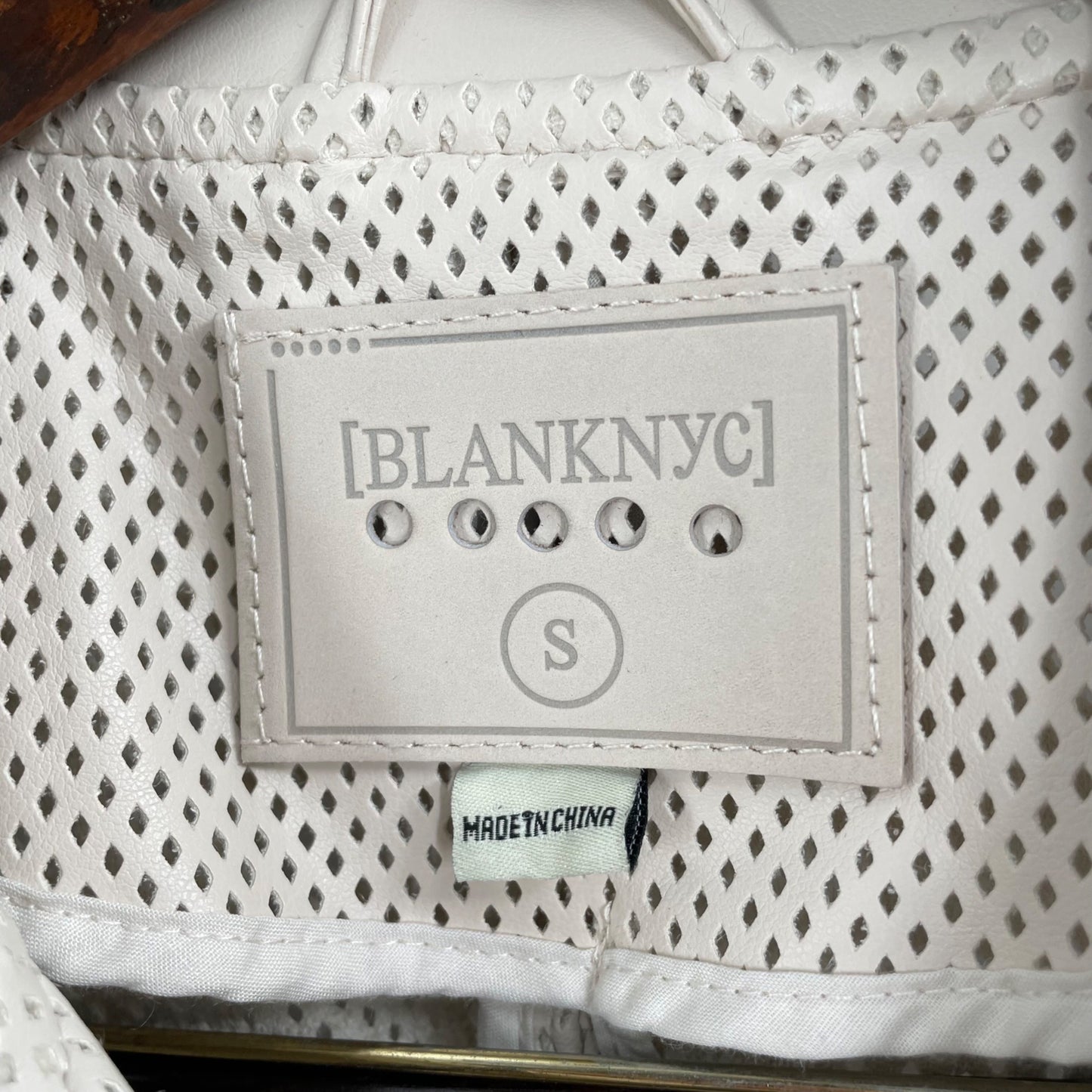 Blank NYC Imelda Cream Perforated Vegan Leather Moto Zip Jacket Womens Small