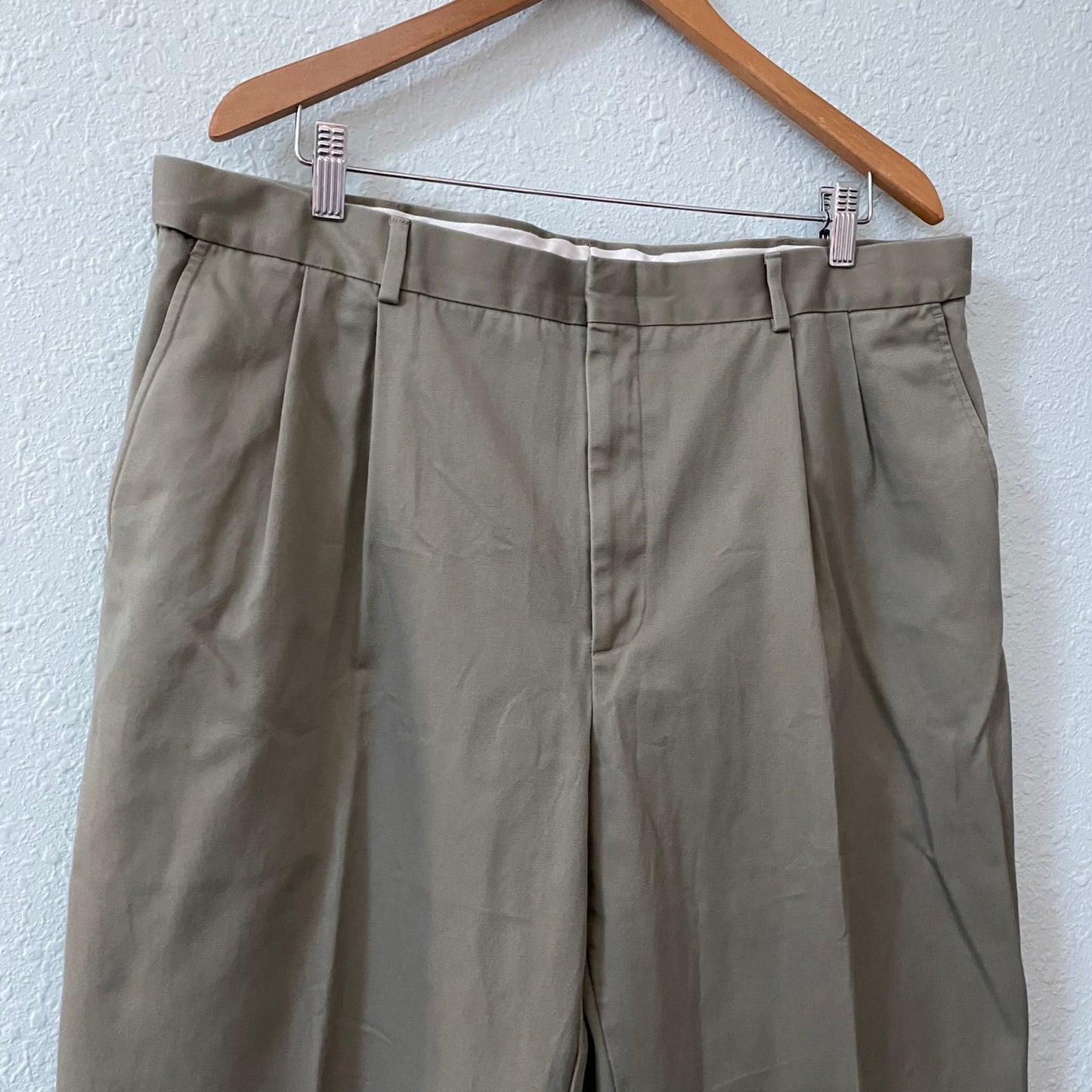 Lands' End Traditional Fit Pleated Front Beige Dress Pants Mens Size 38 Cuffed