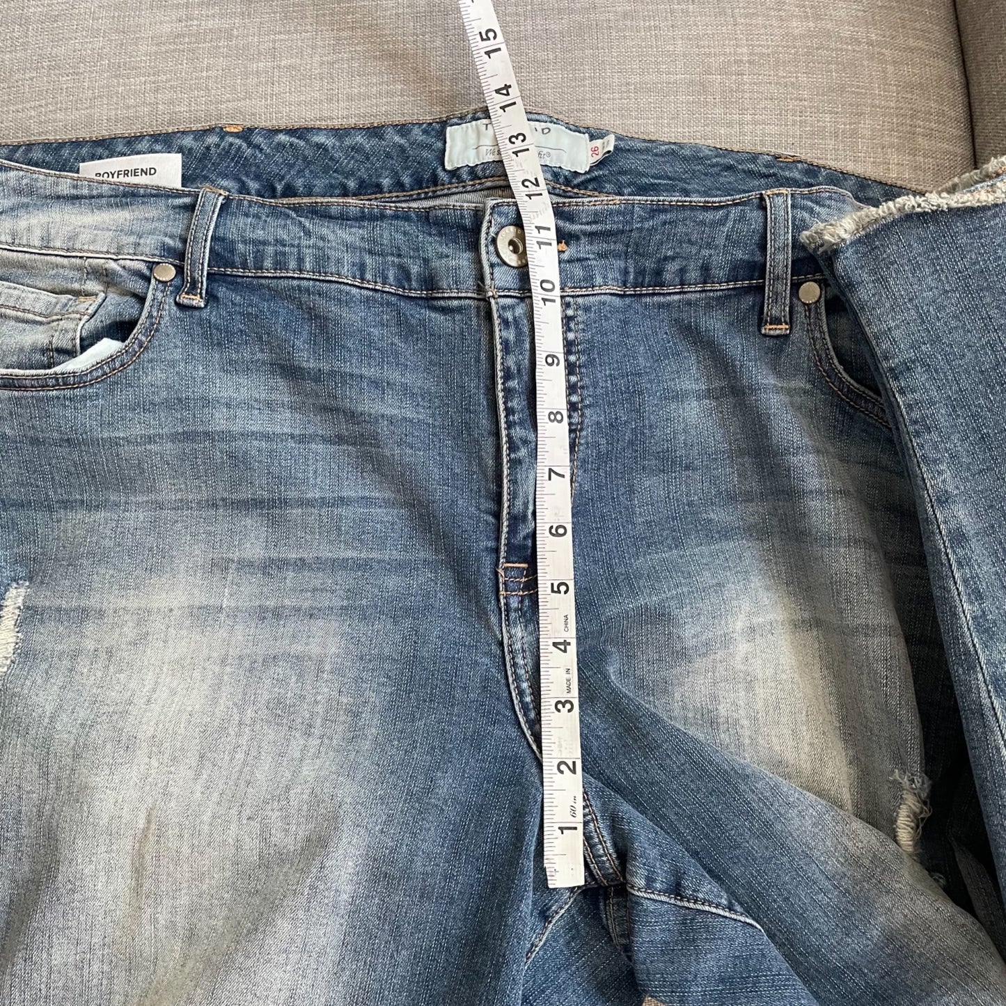 Torrid Boyfriend Distressed Raw Hem Jeans Womens Plus Size 26 Casual