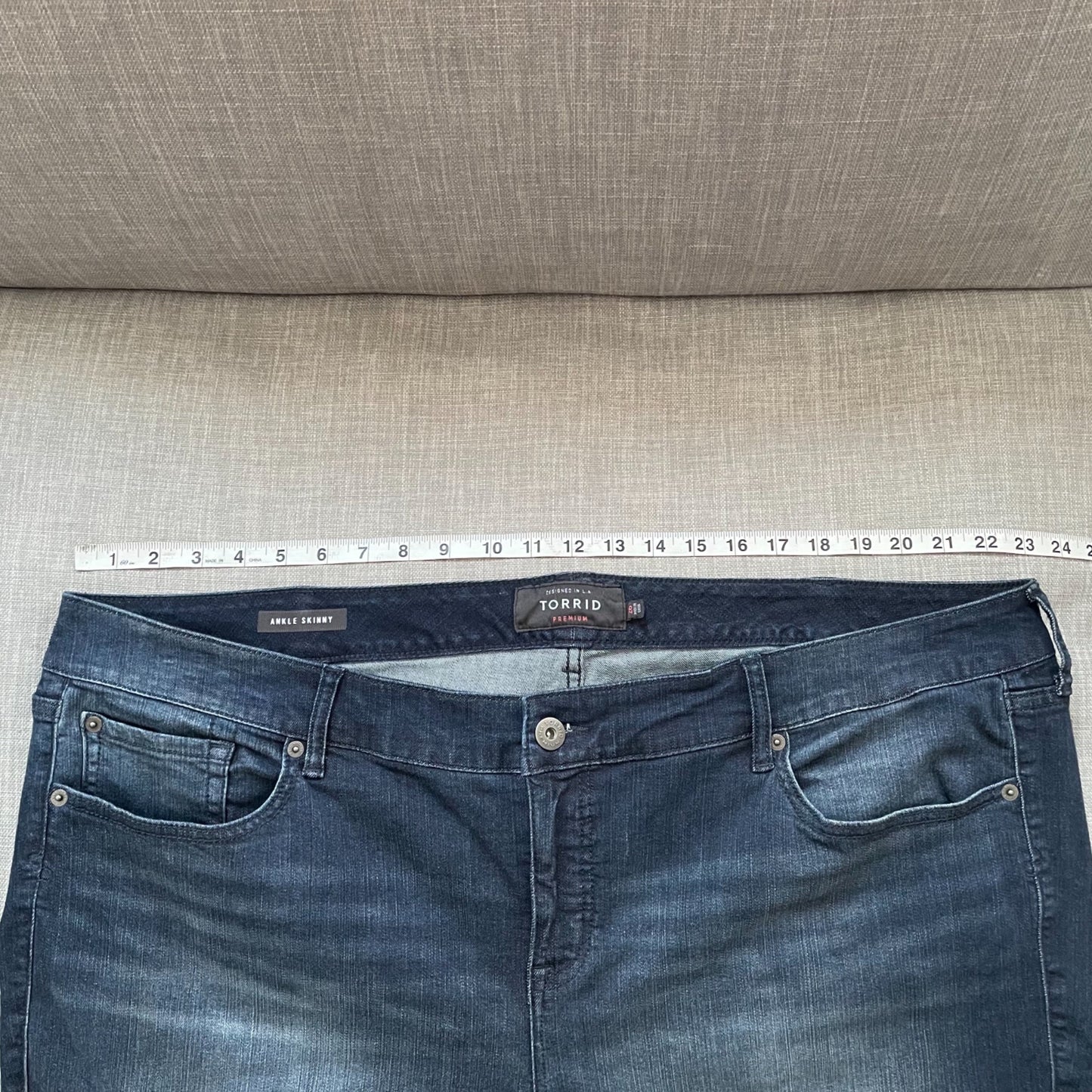 Torrid Pierced Ankle Skinny Jeans Dark Wash Ring Cuffs Plus Size 26 Raw Hem