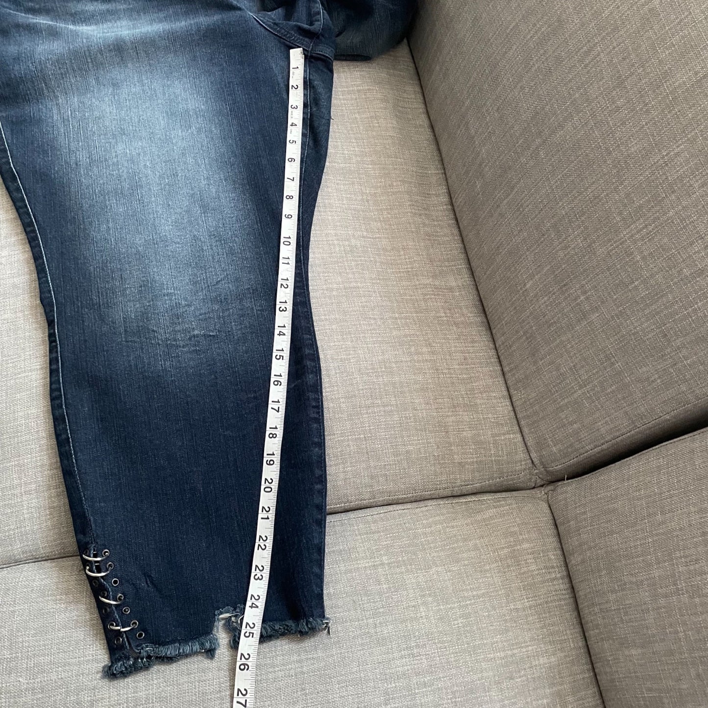 Torrid Pierced Ankle Skinny Jeans Dark Wash Ring Cuffs Plus Size 26 Raw Hem