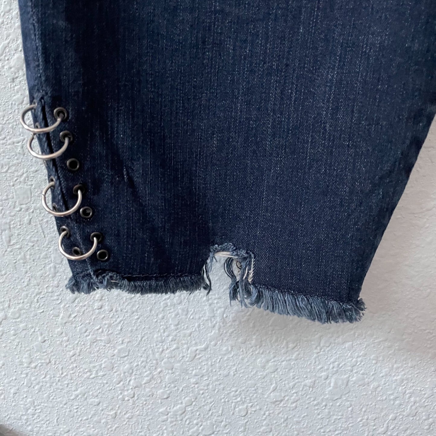 Torrid Pierced Ankle Skinny Jeans Dark Wash Ring Cuffs Plus Size 26 Raw Hem