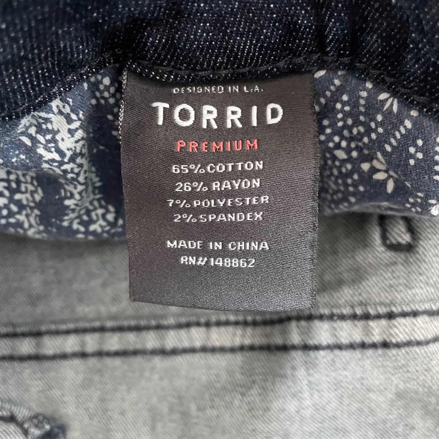 Torrid Pierced Ankle Skinny Jeans Dark Wash Ring Cuffs Plus Size 26 Raw Hem