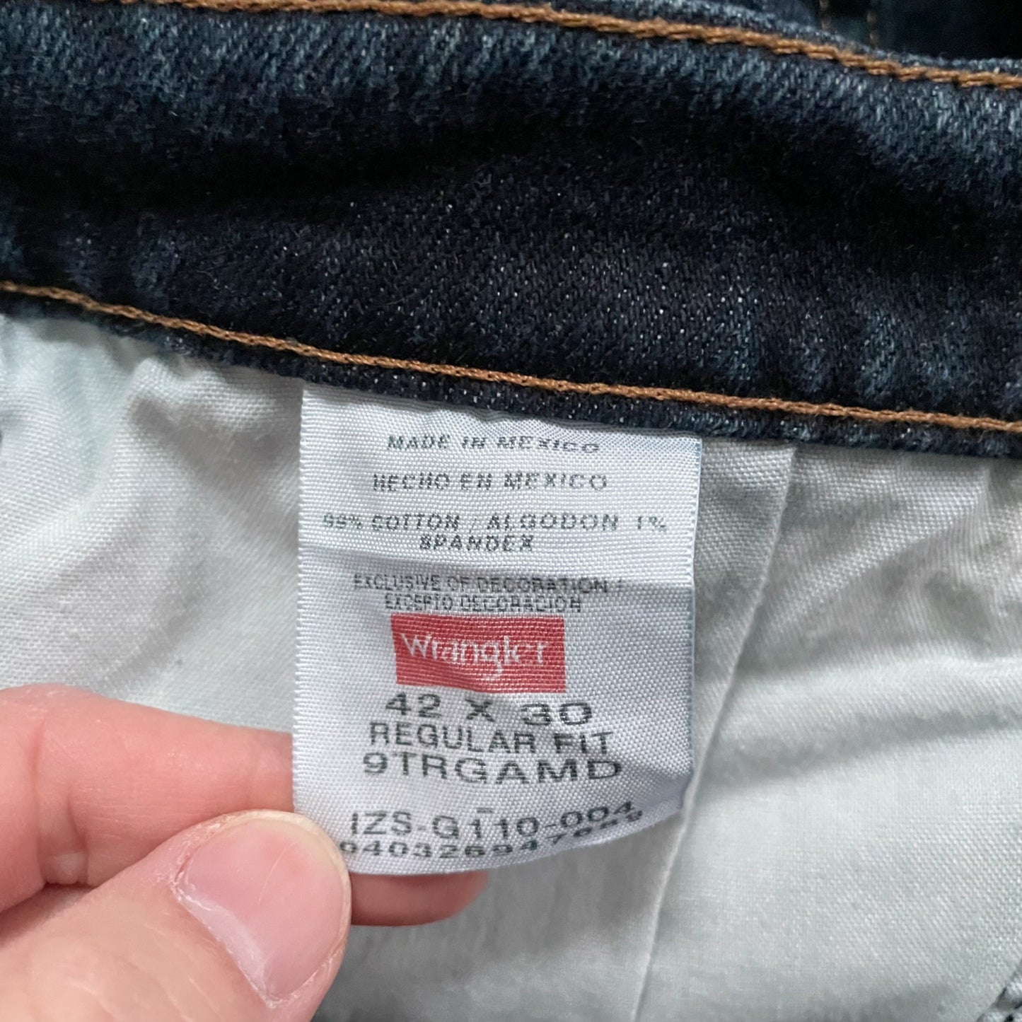 Wrangler Regular Fit Straight Leg Dark Wash Jeans Mens Size 42x30 Casual Denim