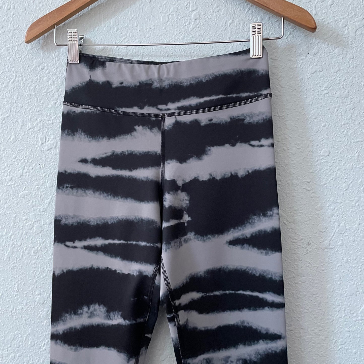 Activewear EXP Core Performance High Rise Tiger Stripe Leggings Womens XS Casual