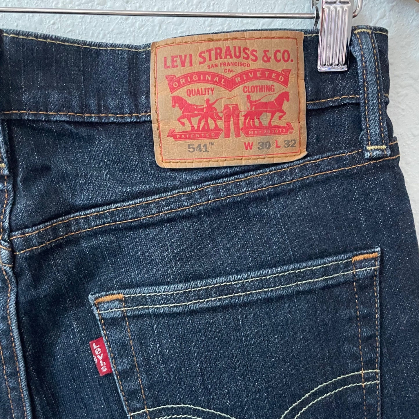 Levi's 541 Tapered Blue Jeans Mens Size 30x32 Casual Stretch Denim Everyday