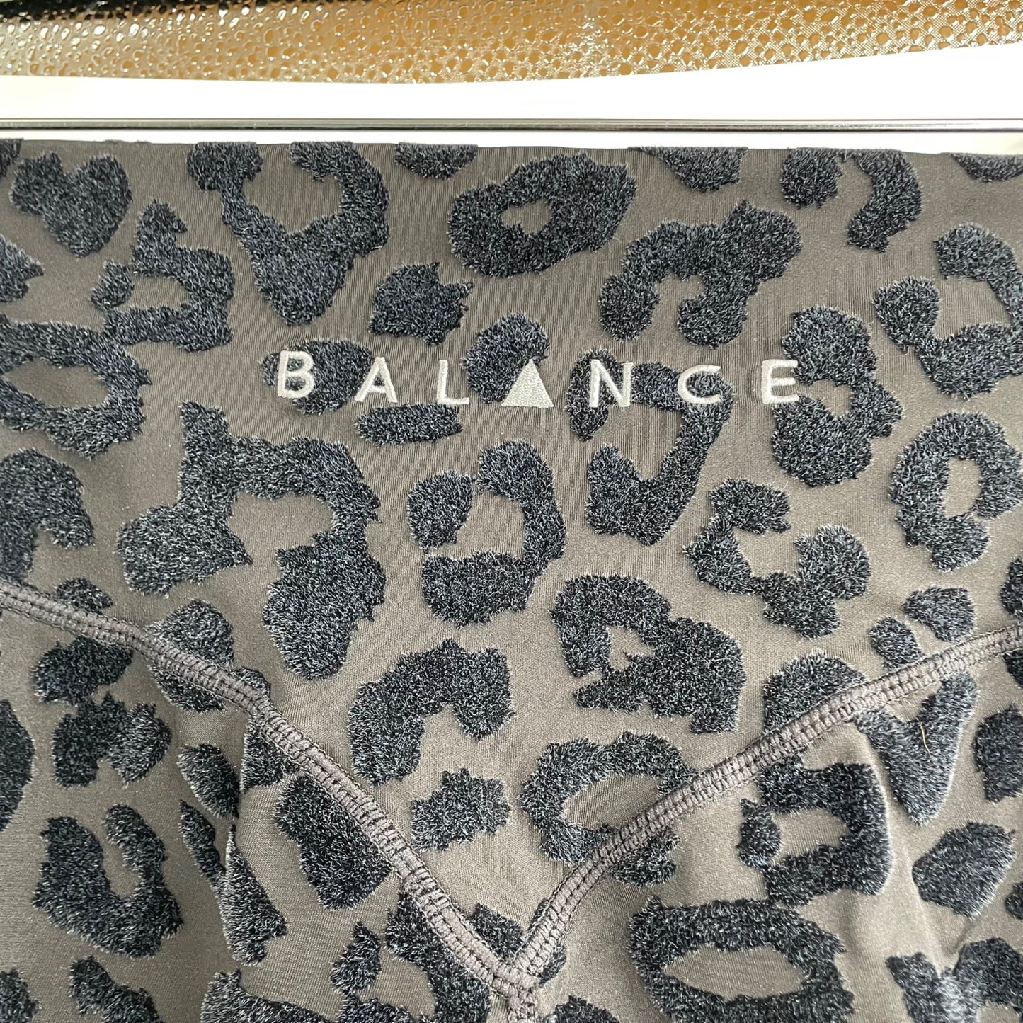 Balance Athletica Lux Kingdom Velvet Leopard 7/8 Leggings Womens Medium Athletic
