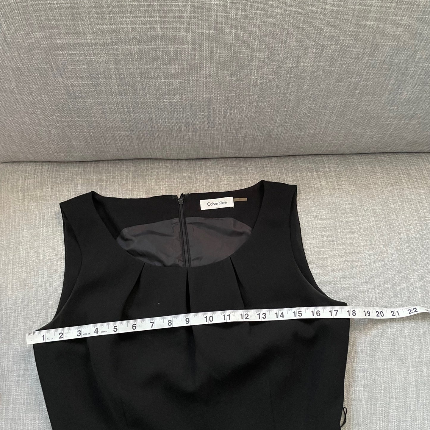 Calvin Klein Pleated Minimalist Sleeveless Sheath Dress Womens Medium Black Chic