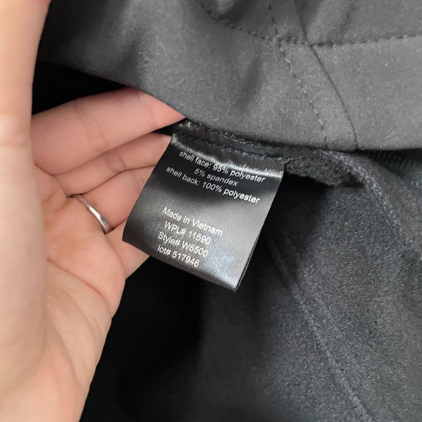 NWT Weatherproof Black Soft Shell Full Zip Jacket Womens Small Zippered Pockets