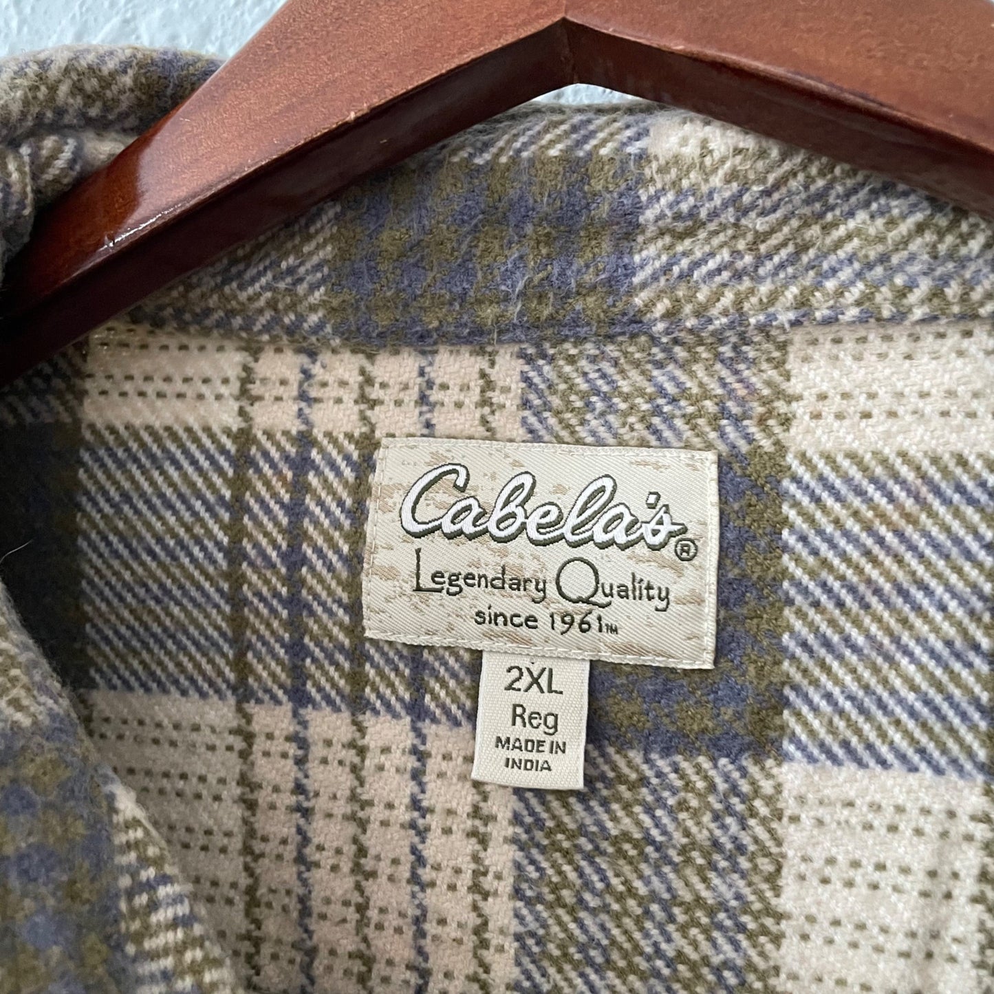 Cabela's Beige Plaid Button Up Shirt Men's Size 2XL Regular 100% Cotton Shacket